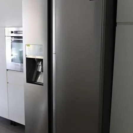 Is Suitable For A Family Gathering דירה